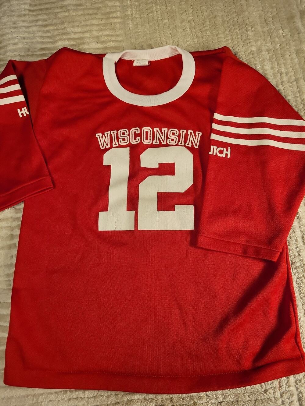 Hutch Wisconsin Badgers Jersey Youth Size Medium NCAA College Football boys